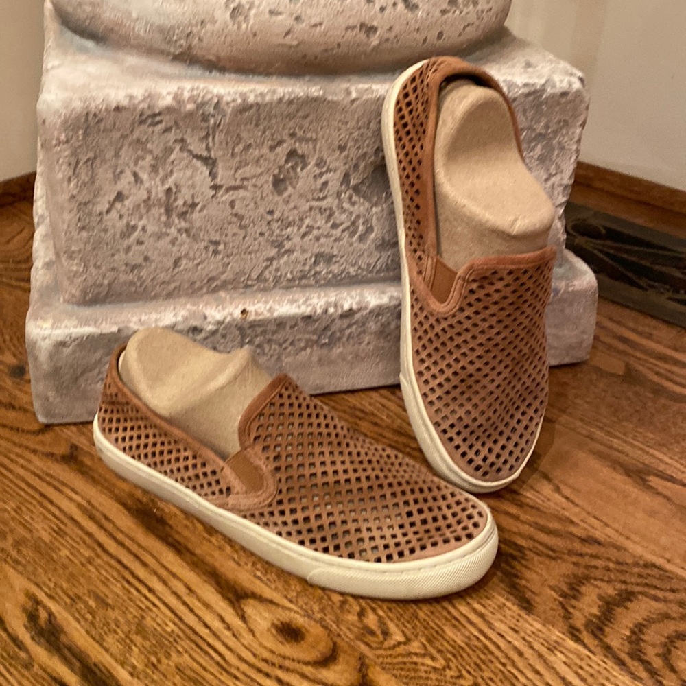 Tory Burch Slip on Leather Sneakers SZ 6.5